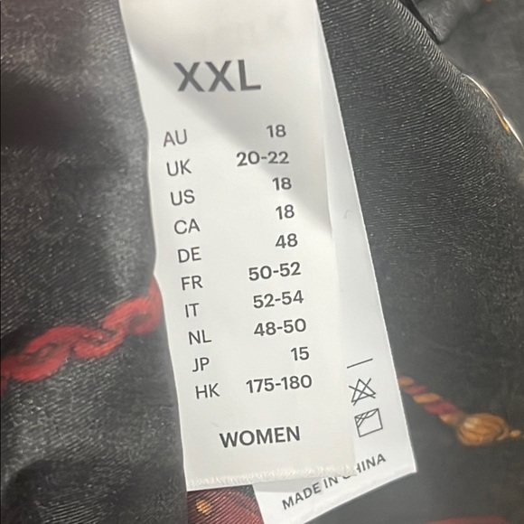 Lilysilk black gold chain top Louisville - Picture 8 of 8